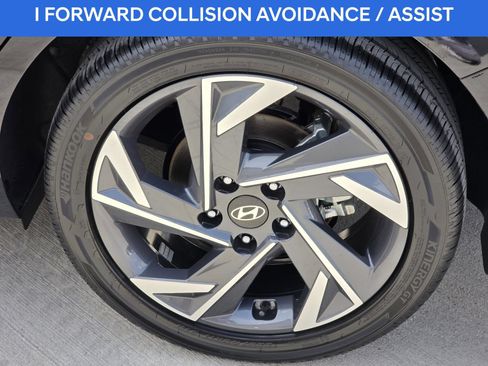 Used 2026 Hyundai Elantra Limited FWD image 10