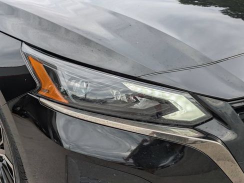 Used 2024 Nissan Altima 2.5 SR FWD image 10
