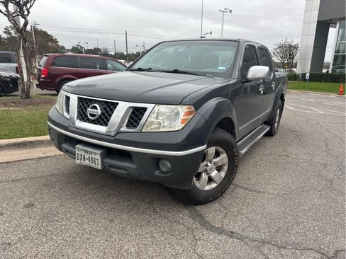 Used 2012 Nissan Frontier SV w/ SV Premium Utility Pkg image 3