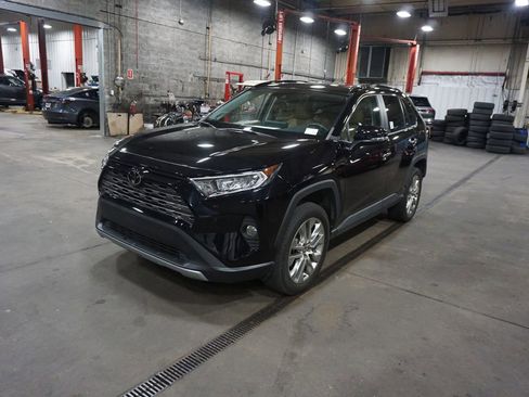 Used 2021 Toyota RAV4 Limited w/ Limited Grade Weather Package FWD image 23