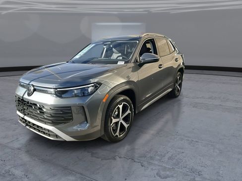 New 2026 Volkswagen Tiguan SE AWD/4WD image 3