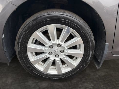Used 2017 Toyota Sienna LE AWD/4WD image 34