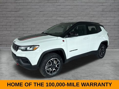 Used 2025 Jeep Compass Trailhawk AWD/4WD image 1