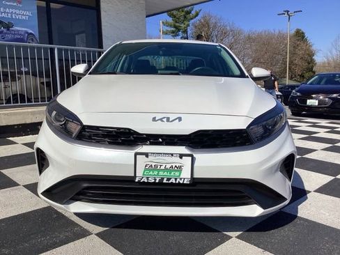 Used 2024 Kia Forte LXS image 3