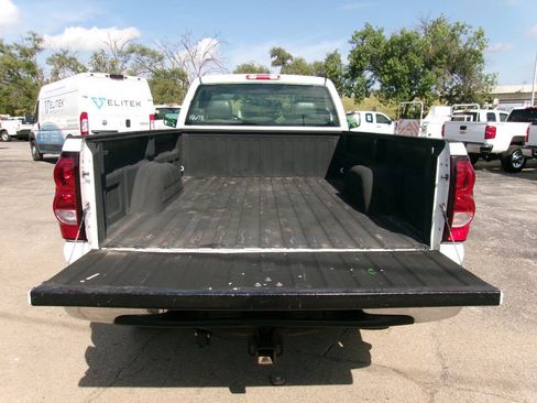 Used 2005 Chevrolet Silverado 2500 W/T AWD/4WD image 4