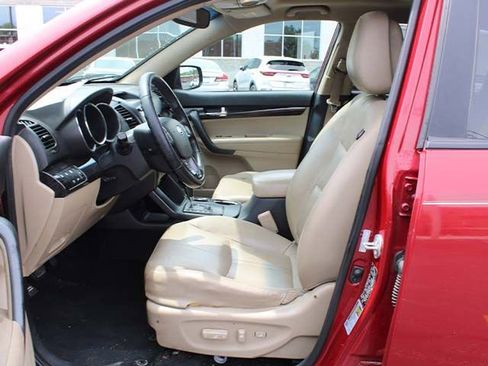 Used 2011 Kia Sorento EX w/ Premium Pkg FWD image 12