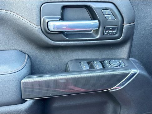 Used 2021 GMC Sierra 3500 AT4 w/ AT4 Premium Plus Package image 19