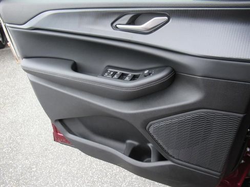 Used 2025 Jeep Grand Cherokee L Laredo w/ Luxury Tech Group I image 27