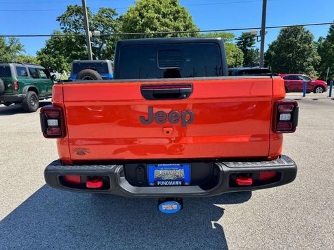 Used 2023 Jeep Gladiator Rubicon w/ LED Lighting Group AWD/4WD image 4