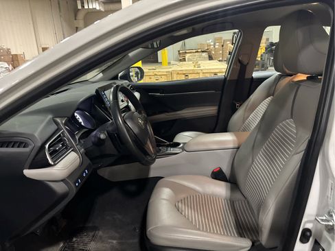 Used 2024 Toyota Camry SE FWD image 9