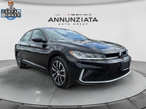 Used 2025 Volkswagen Jetta SE FWD image 7
