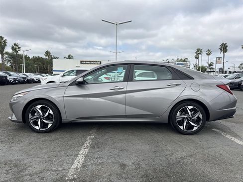 Used 2023 Hyundai Elantra SEL w/ Convenience Package image 5