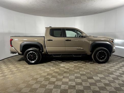 Used 2026 Toyota Tacoma TRD Off-Road w/ TRD Off Road Upgrade Package image 4