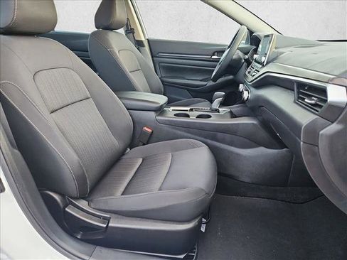 Used 2025 Nissan Altima 2.5 SV image 20