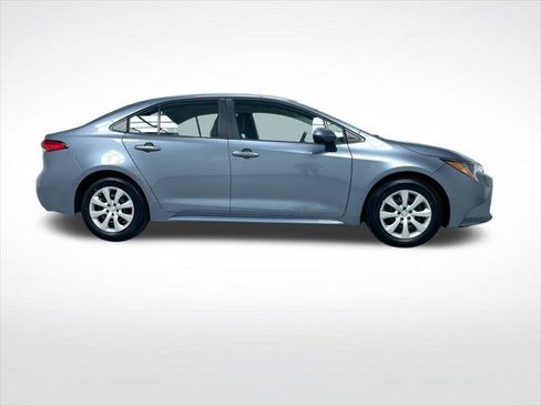Certified 2022 Toyota Corolla LE FWD image 2