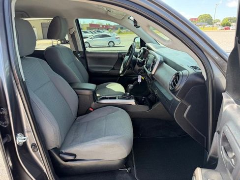 Used 2021 Toyota Tacoma SR5 w/ Technology Package AWD/4WD image 12