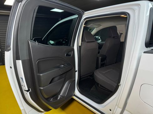 Used 2016 Chevrolet Colorado LT w/ LT Convenience Package image 17