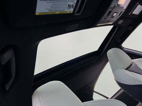 Certified 2025 Lexus ES 300h F Sport image 6