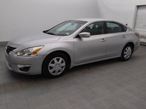 Used 2015 Nissan Altima 2.5 S w/ Power Driver Seat Package FWD image 2