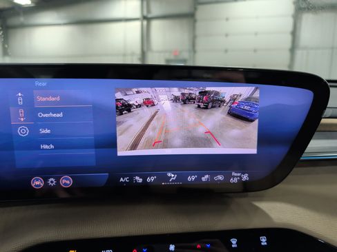 Used 2025 Buick Enclave Preferred w/ Power Package AWD/4WD image 14