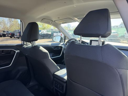Certified 2025 Toyota RAV4 LE AWD/4WD image 17