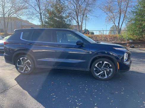 Used 2024 Mitsubishi Outlander SE image 10