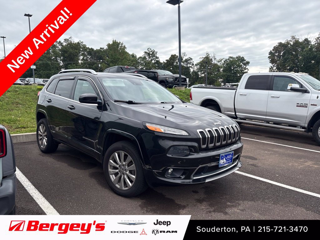 Used 2016 Jeep Cherokee Overland w/ Technology Group AWD/4WD image 1