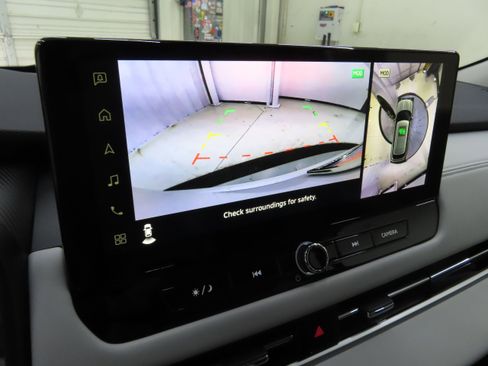 New 2025 Mitsubishi Outlander SE image 17