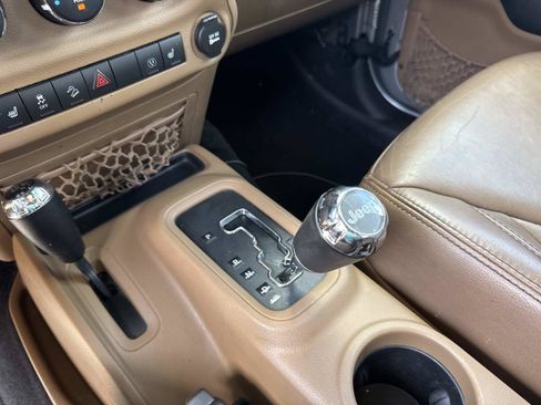 Used 2015 Jeep Wrangler Sahara w/ Connectivity Group AWD/4WD image 24