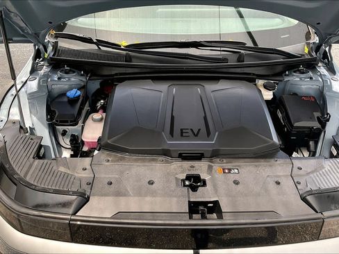 Certified 2025 Hyundai Ioniq 5 SEL RWD image 31
