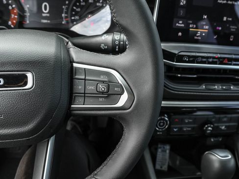 Used 2024 Jeep Compass Latitude w/ Convenience Group image 17