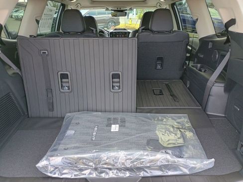 New 2026 Subaru Ascent Limited image 16