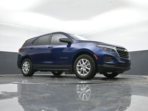 Used 2023 Chevrolet Equinox LS w/ LS Convenience Package image 43