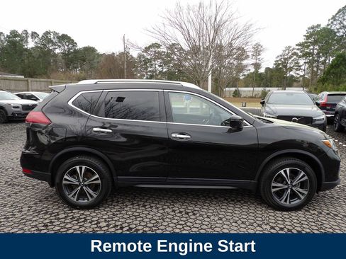 Used 2020 Nissan Rogue SV w/ Premium Package image 4