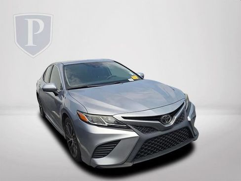 Used 2019 Toyota Camry SE FWD image 15