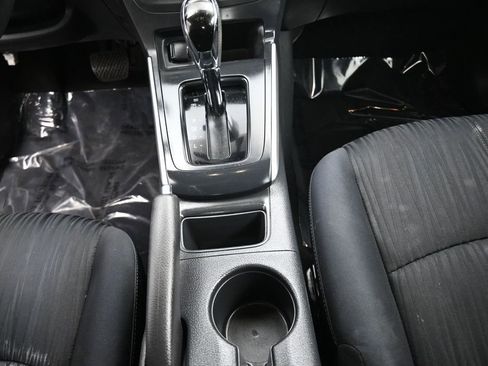 Used 2016 Nissan Sentra SV FWD image 19