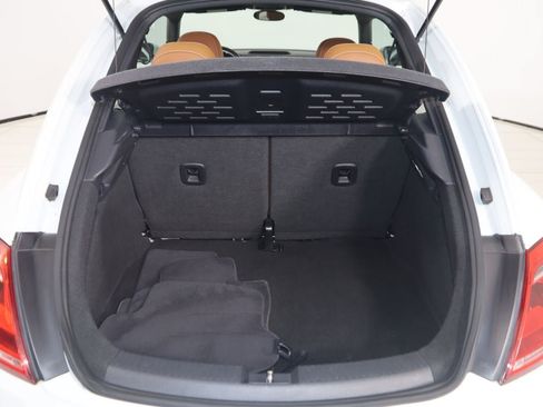 Used 2016 Volkswagen Beetle 1.8T Classic FWD image 42