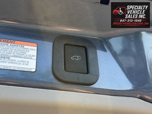 Used 2016 Toyota Sienna XLE FWD image 37