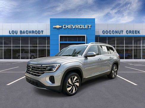 Used 2024 Volkswagen Atlas SEL AWD/4WD image 4