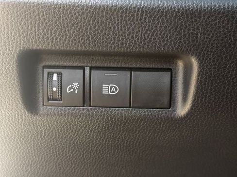 Used 2025 Toyota RAV4 XLE FWD image 24
