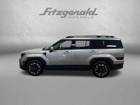 Used 2024 Hyundai Santa Fe SEL FWD image 2