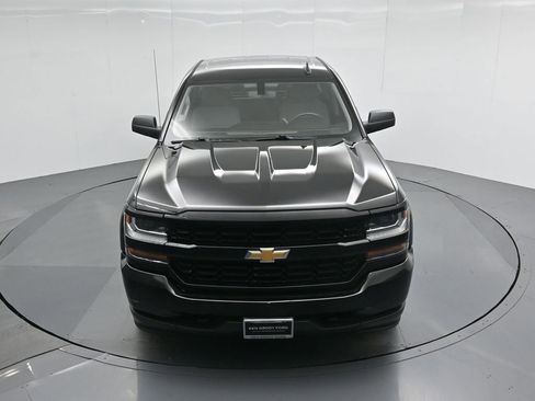 Used 2018 Chevrolet Silverado 1500 Custom w/ Custom Value Package image 31