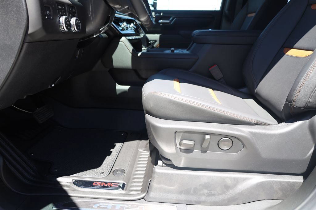 New 2026 GMC Sierra 2500 AT4 w/ AT4 Premium Plus Package AWD/4WD image 11