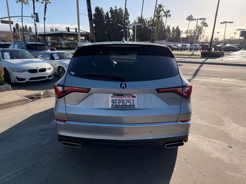 Used 2023 Acura MDX FWD w/ Technology Package image 4