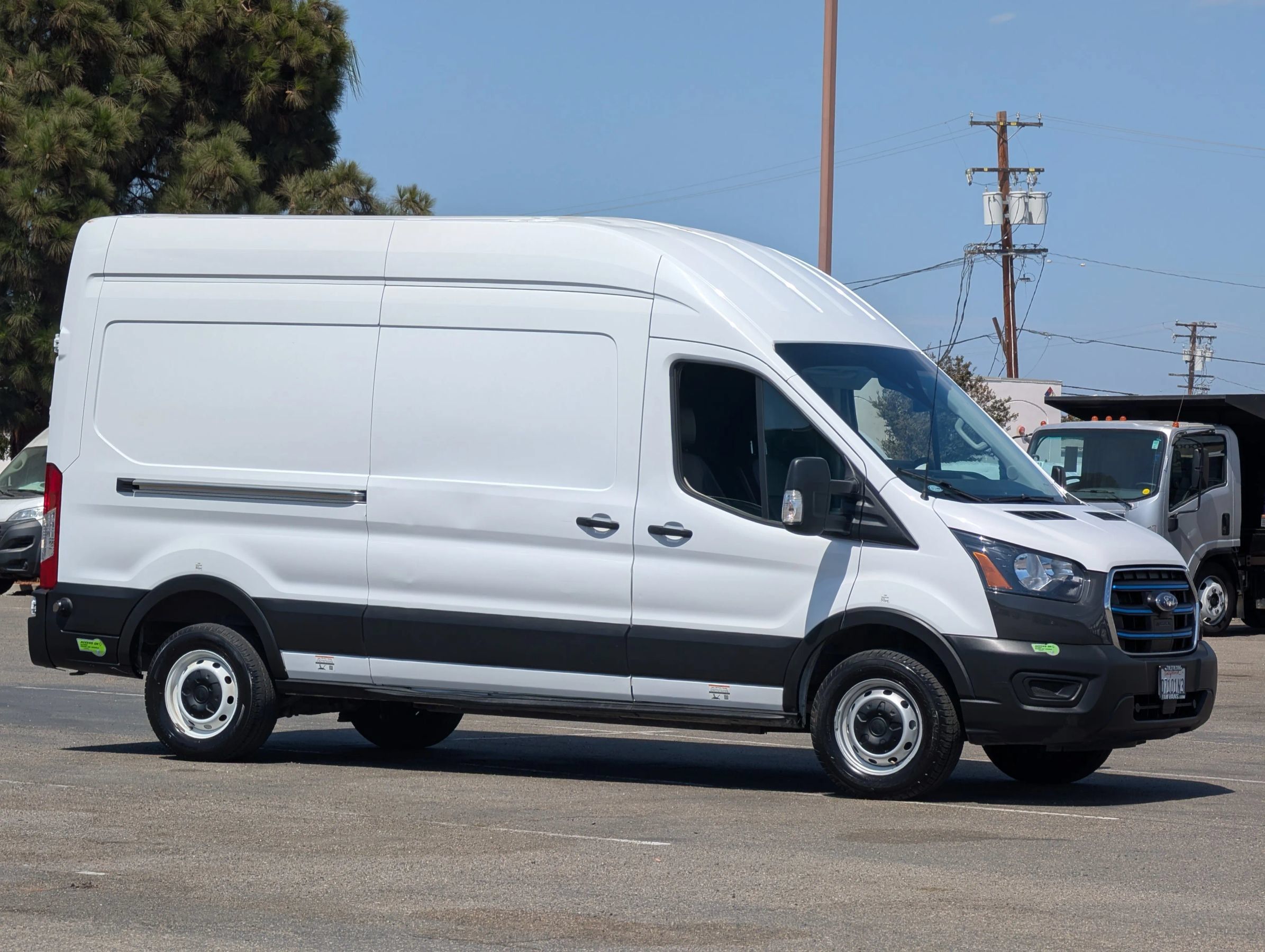 Used 2022 Ford E-Transit 148 High Roof w/ Load Area Protection Package RWD image 1