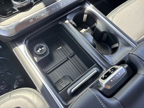 New 2026 Ford Expedition Platinum w/ Stealth Performance Package AWD/4WD image 15