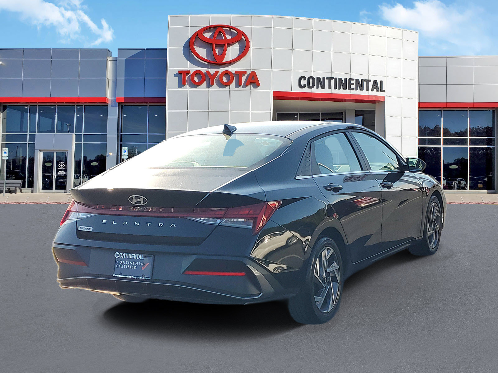 Used 2025 Hyundai Elantra SEL FWD image 5