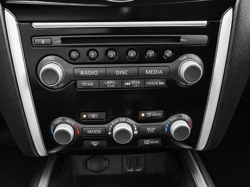 Used 2019 Nissan Pathfinder S AWD/4WD image 35