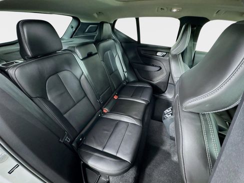 Used 2023 Volvo XC40 B4 Plus w/ Driver Assist Package image 29