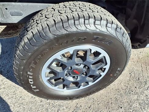 Used 2024 Toyota Tacoma TRD Sport image 41